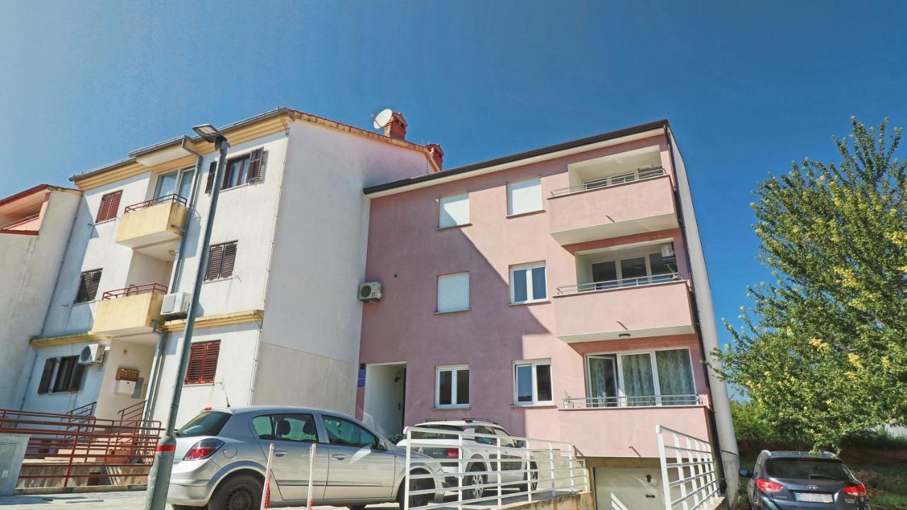 Guesthouse Esma Ρόβινι Εξωτερικό φωτογραφία