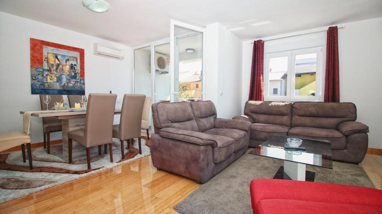 Guesthouse Esma Ρόβινι Εξωτερικό φωτογραφία