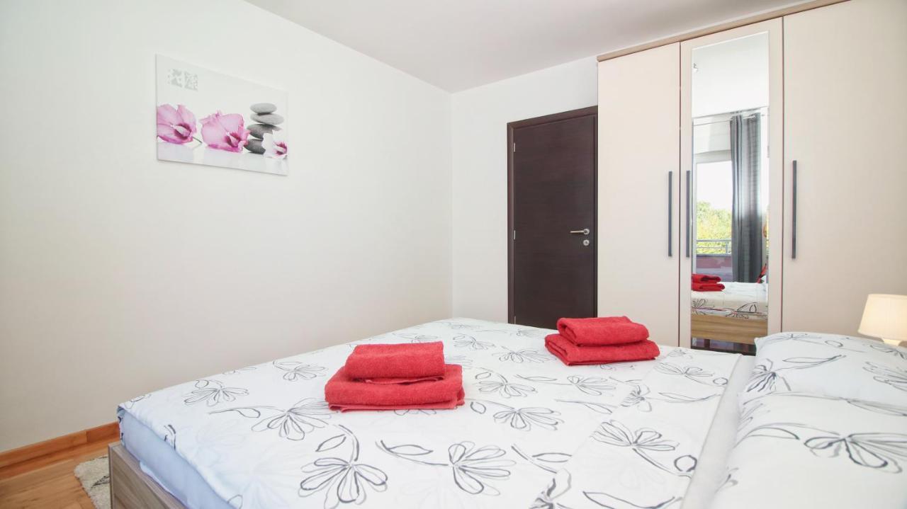 Guesthouse Esma Ρόβινι Εξωτερικό φωτογραφία