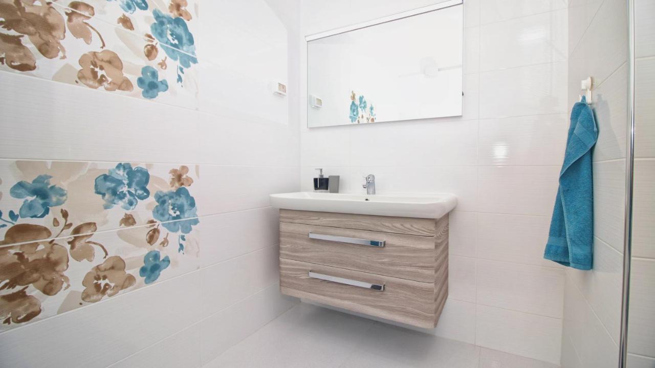 Guesthouse Esma Ρόβινι Εξωτερικό φωτογραφία