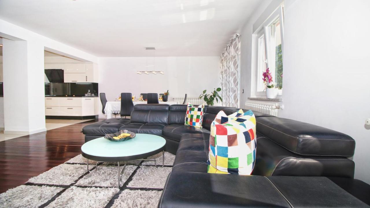 Guesthouse Esma Ρόβινι Εξωτερικό φωτογραφία