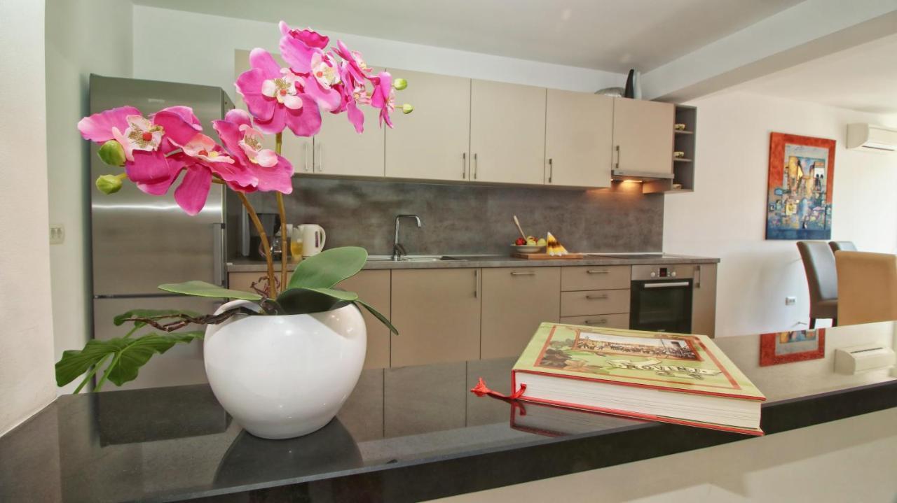 Guesthouse Esma Ρόβινι Εξωτερικό φωτογραφία