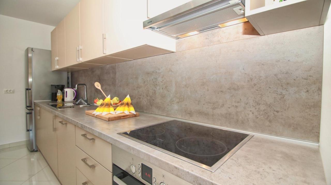 Guesthouse Esma Ρόβινι Εξωτερικό φωτογραφία