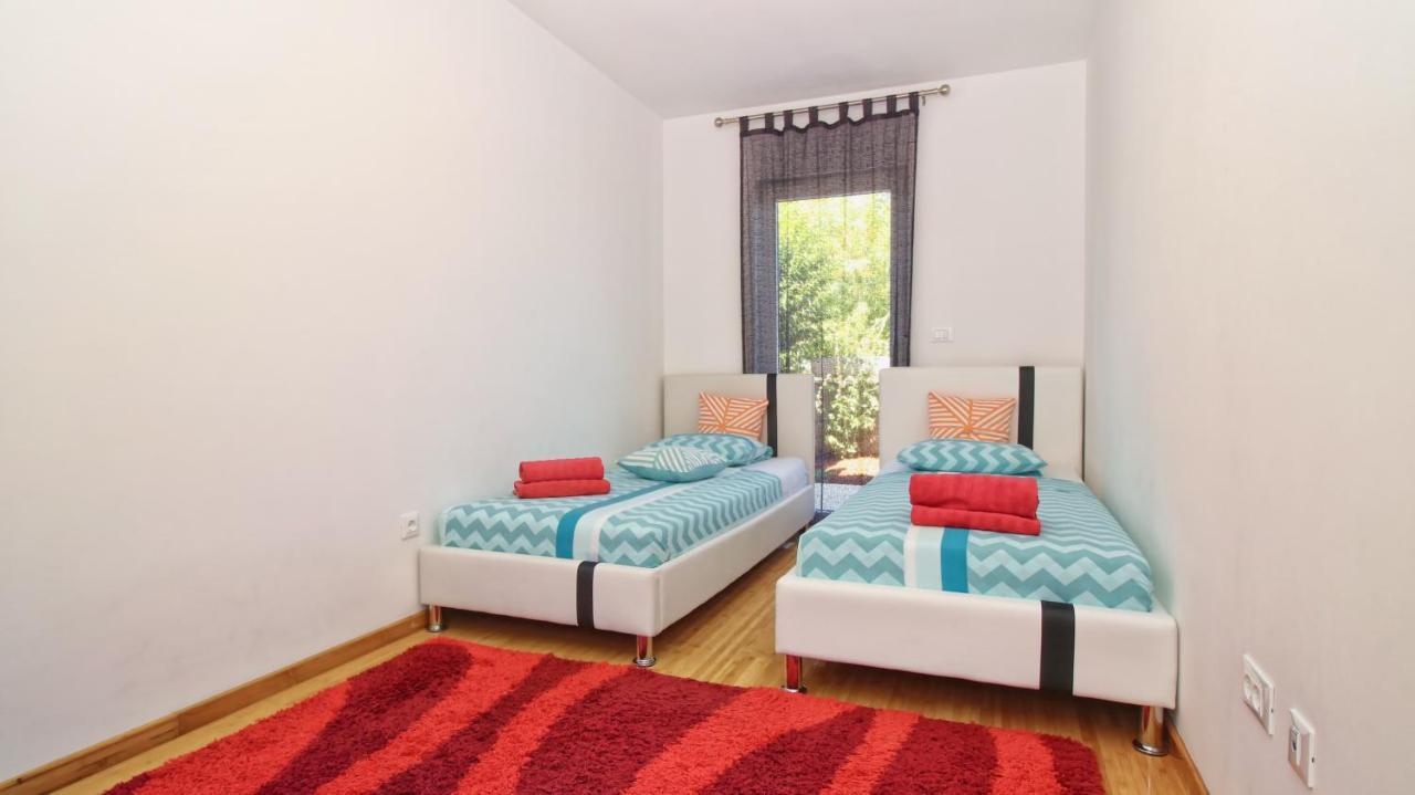 Guesthouse Esma Ρόβινι Εξωτερικό φωτογραφία