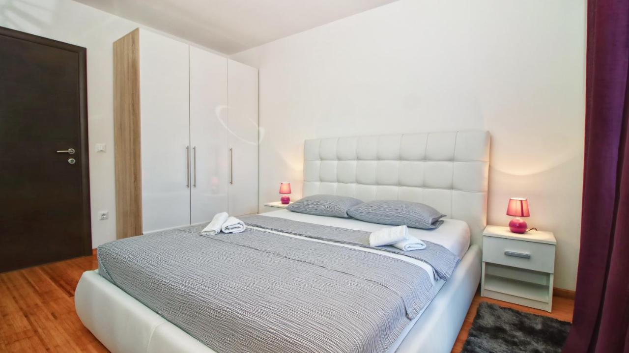 Guesthouse Esma Ρόβινι Εξωτερικό φωτογραφία