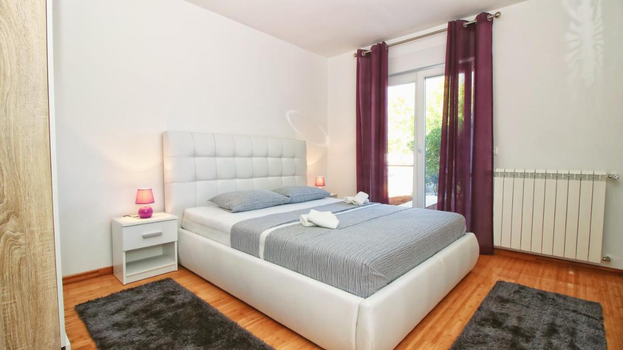 Guesthouse Esma Ρόβινι Εξωτερικό φωτογραφία